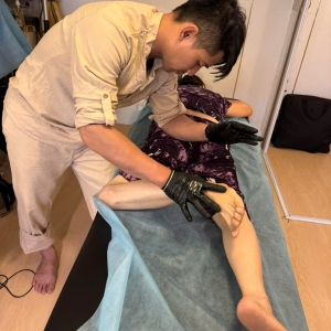 stretching-massage-therapy-tai-wolf-muay-thai-gym