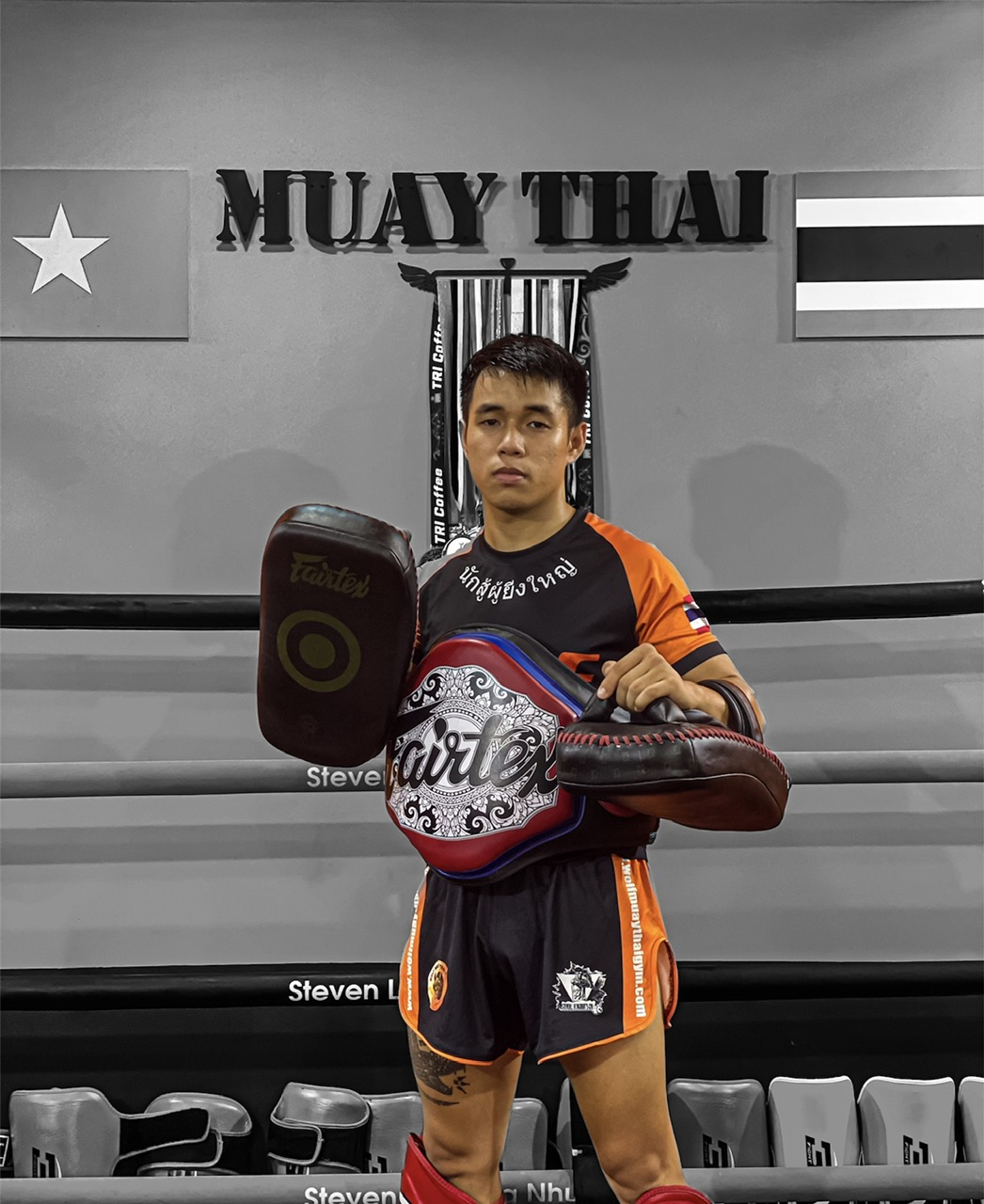 Head Coach Steven Le Hong Nhut giang day Muay Thai tai Sai Gon